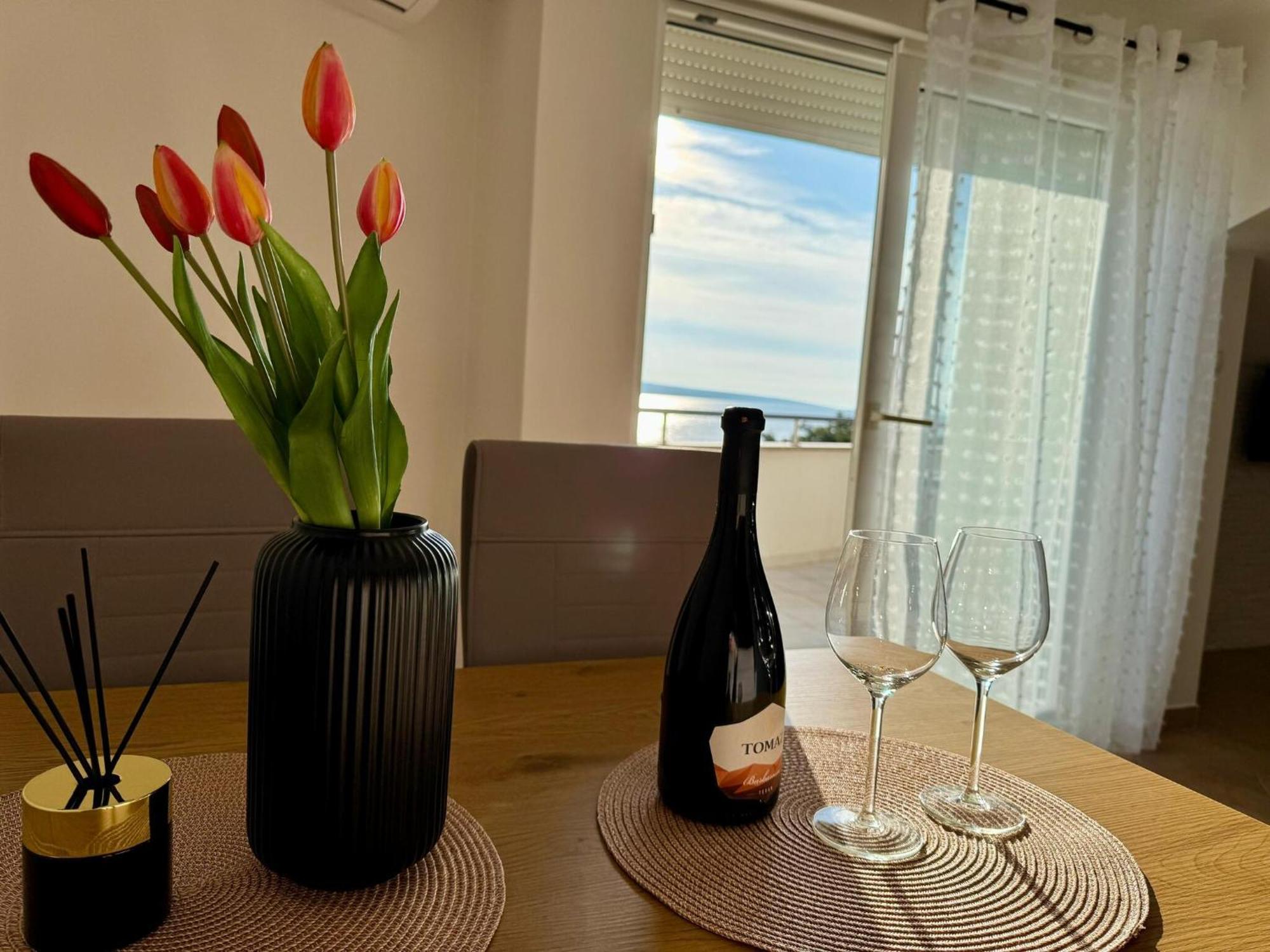 Apartments Franko Povljana Eksteriør bilde