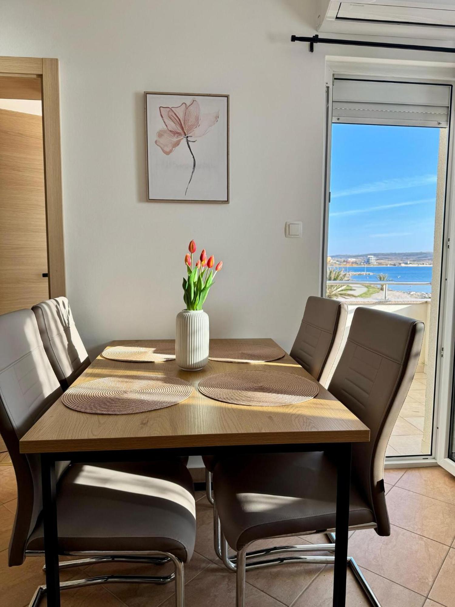 Apartments Franko Povljana Eksteriør bilde