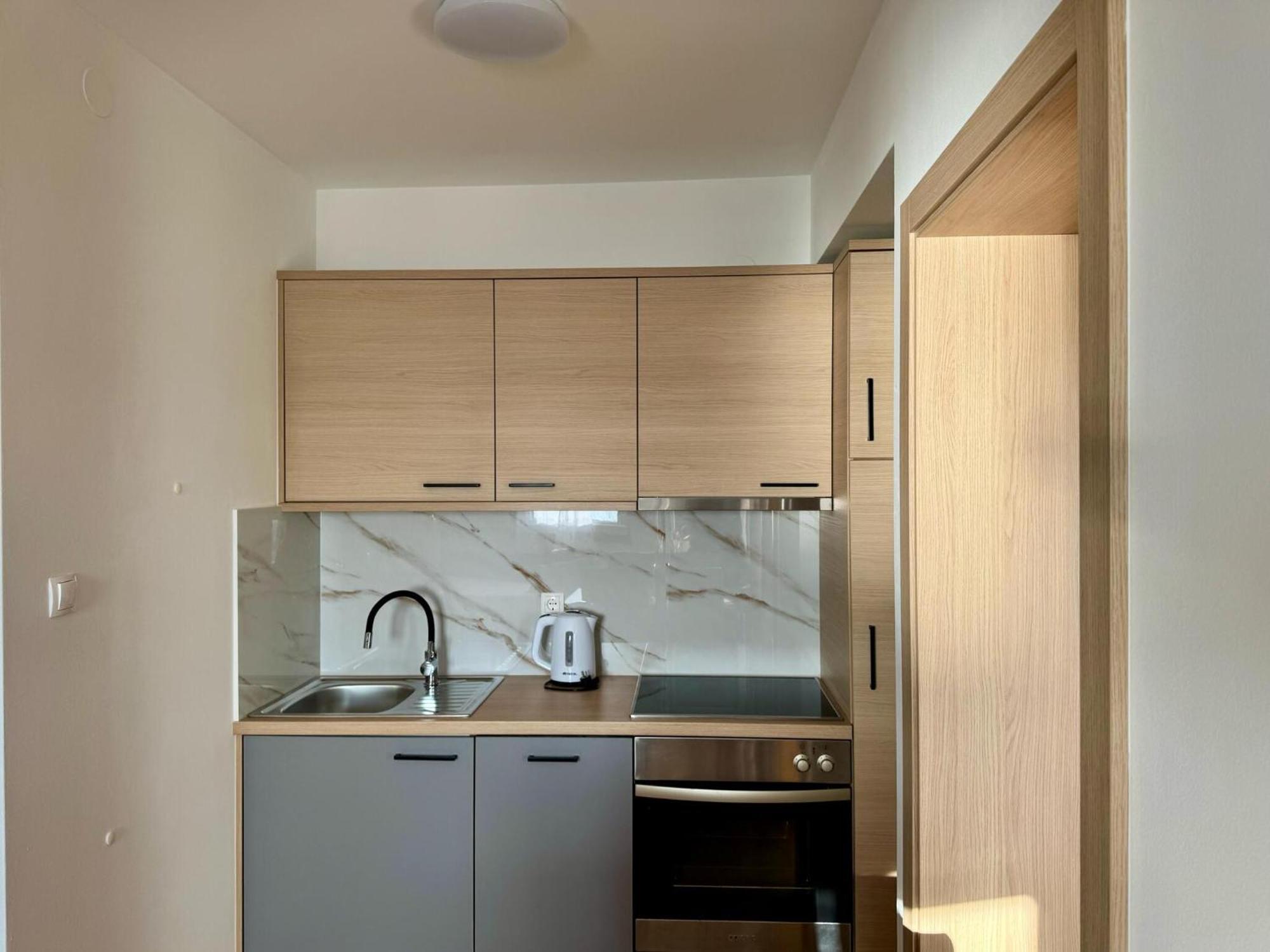 Apartments Franko Povljana Rom bilde